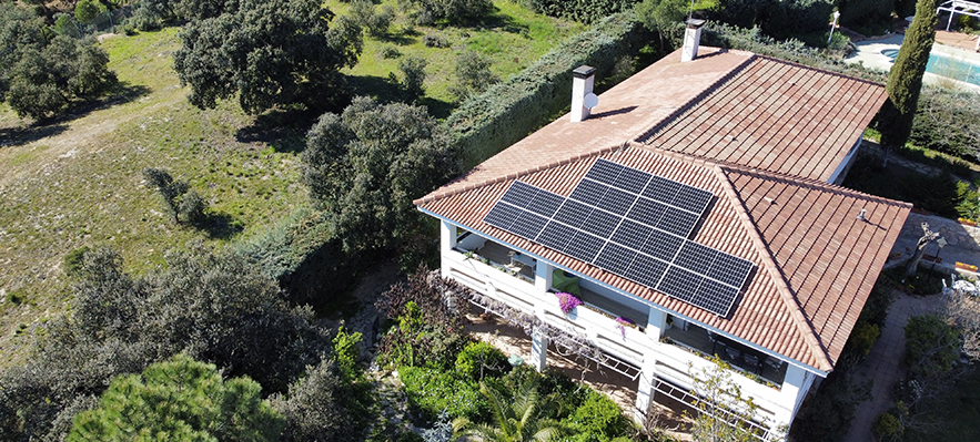 Instalación de paneles fotovoltaicos en hogar